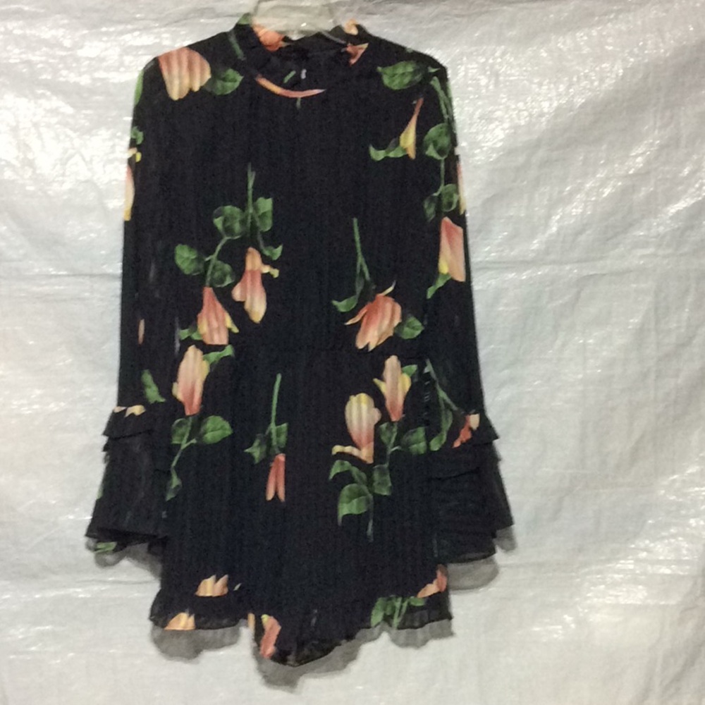 Lulus NWT Womens Poly Floral Romper Sz XL